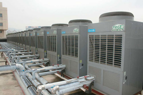 武汉太阳能热水工E厂家分享全屋随时有热水Q原来是I气能热水器上安了这个，真是太方便了